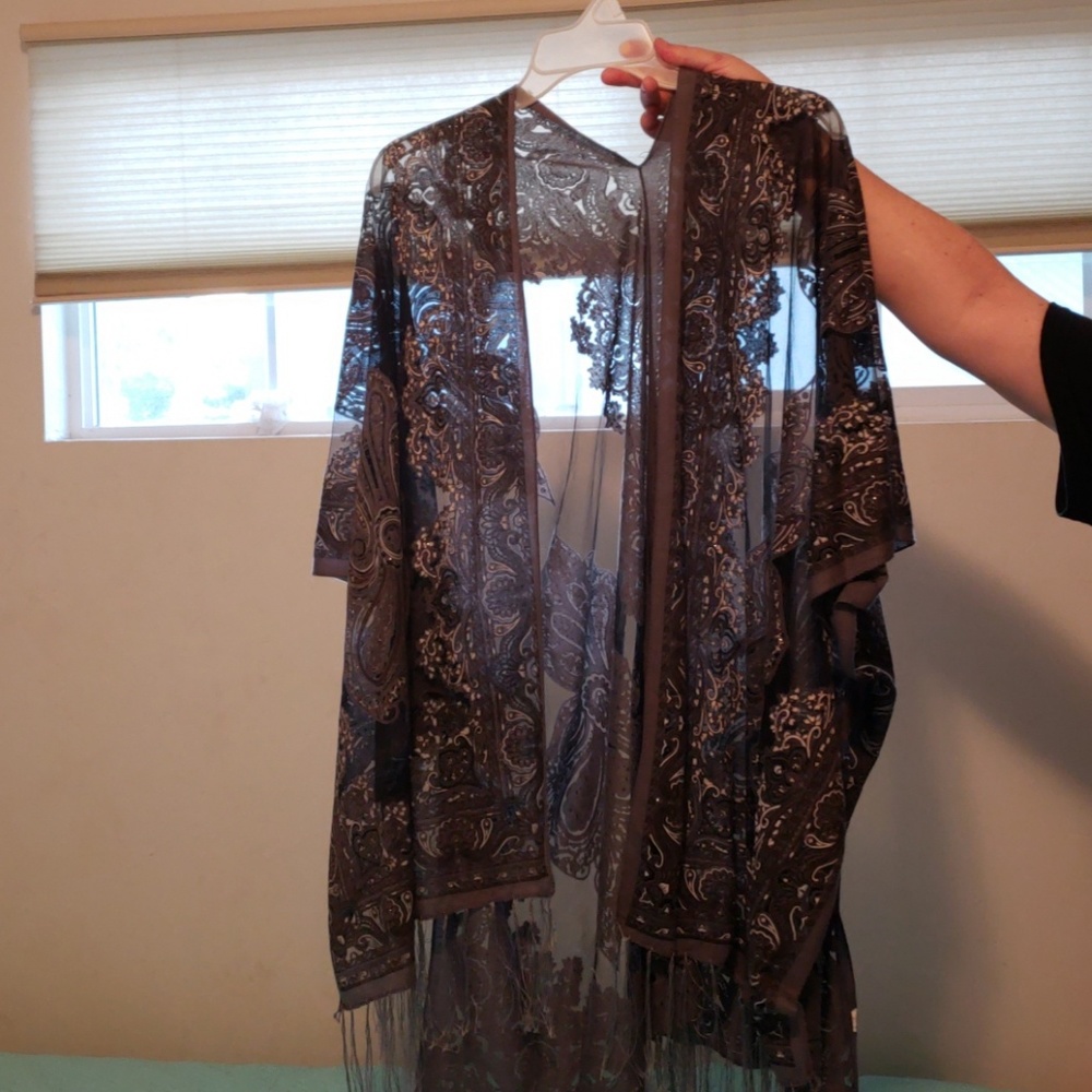 Vest - Picture 3 of 4